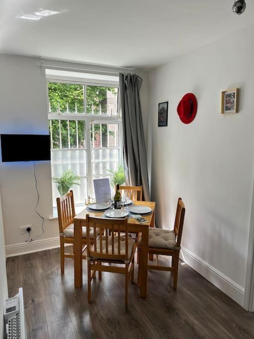 In 2 Apartment
